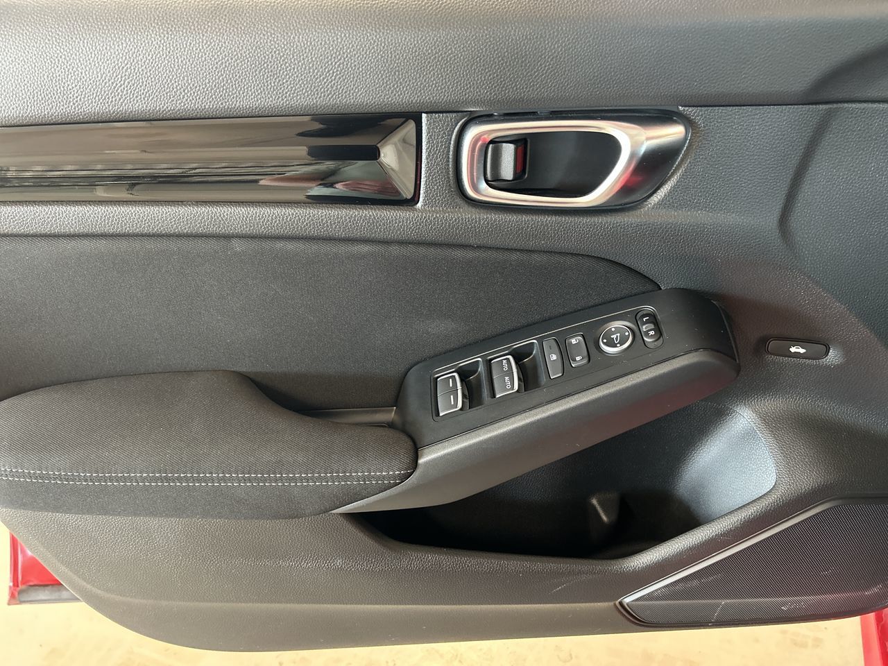 Honda Civic Sedan Hybrid  2025