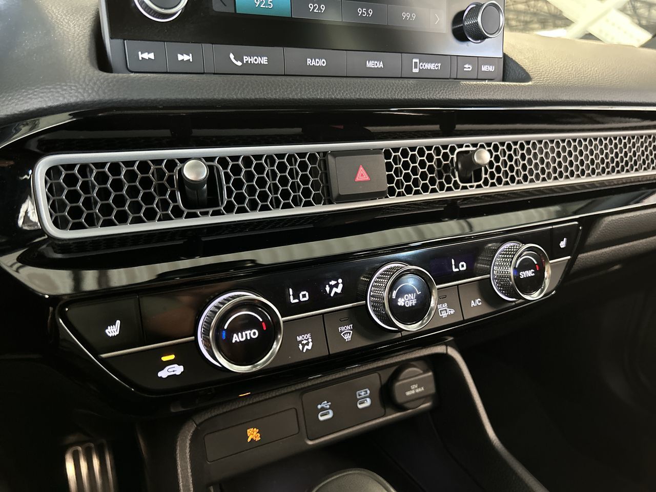 Honda Civic Sedan Hybrid  2025