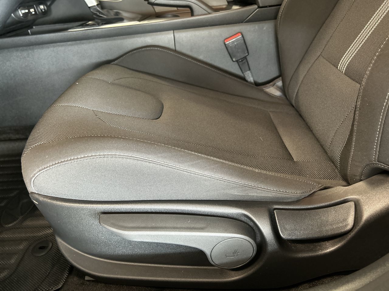 Hyundai Elantra  2022 à Dorval, Québec