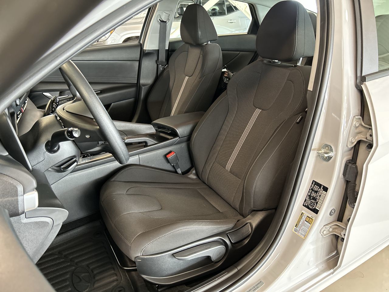 Hyundai Elantra  2022 à Dorval, Québec