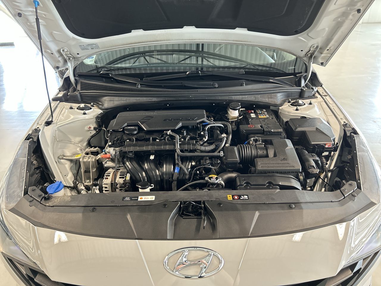 Hyundai Elantra  2022 à Dorval, Québec