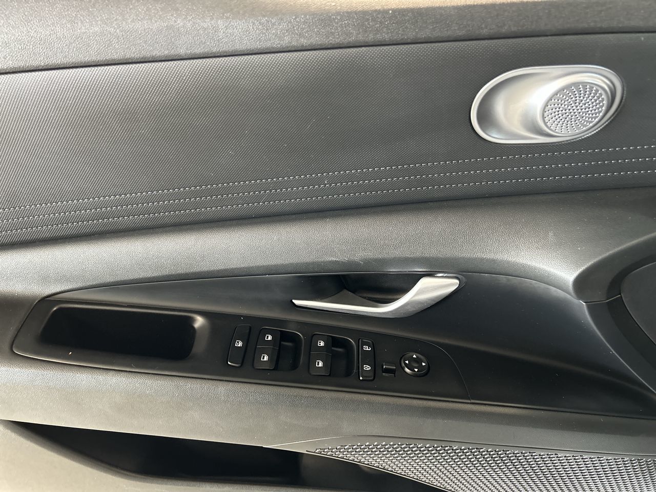 Hyundai Elantra  2022 à Dorval, Québec