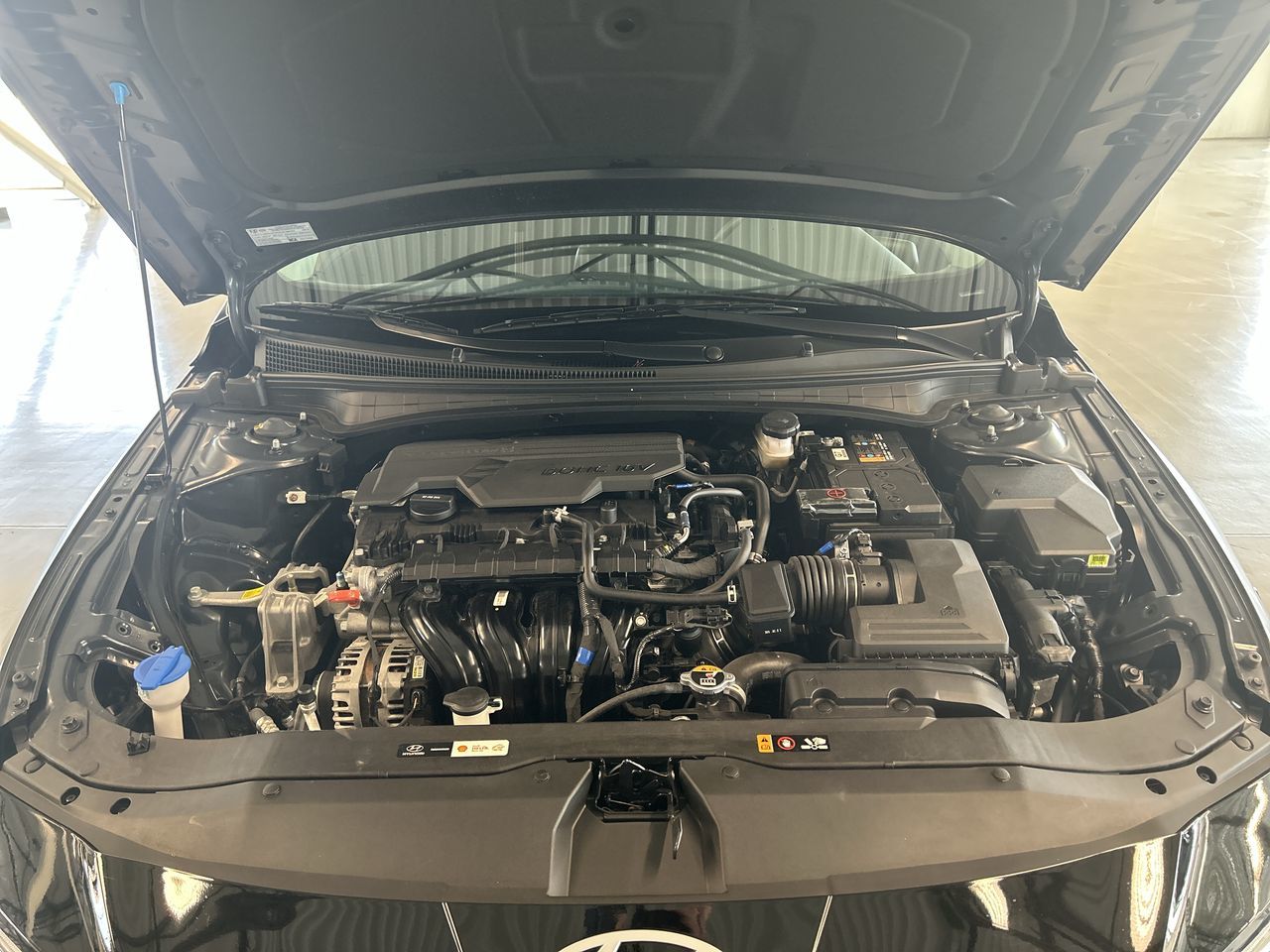 Hyundai Elantra  2024