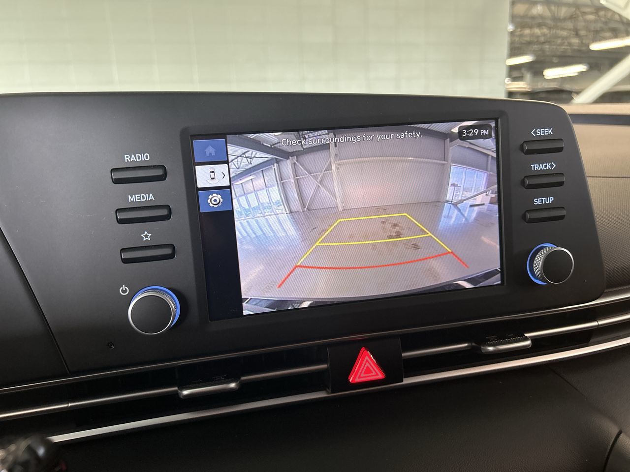 Hyundai Elantra  2024