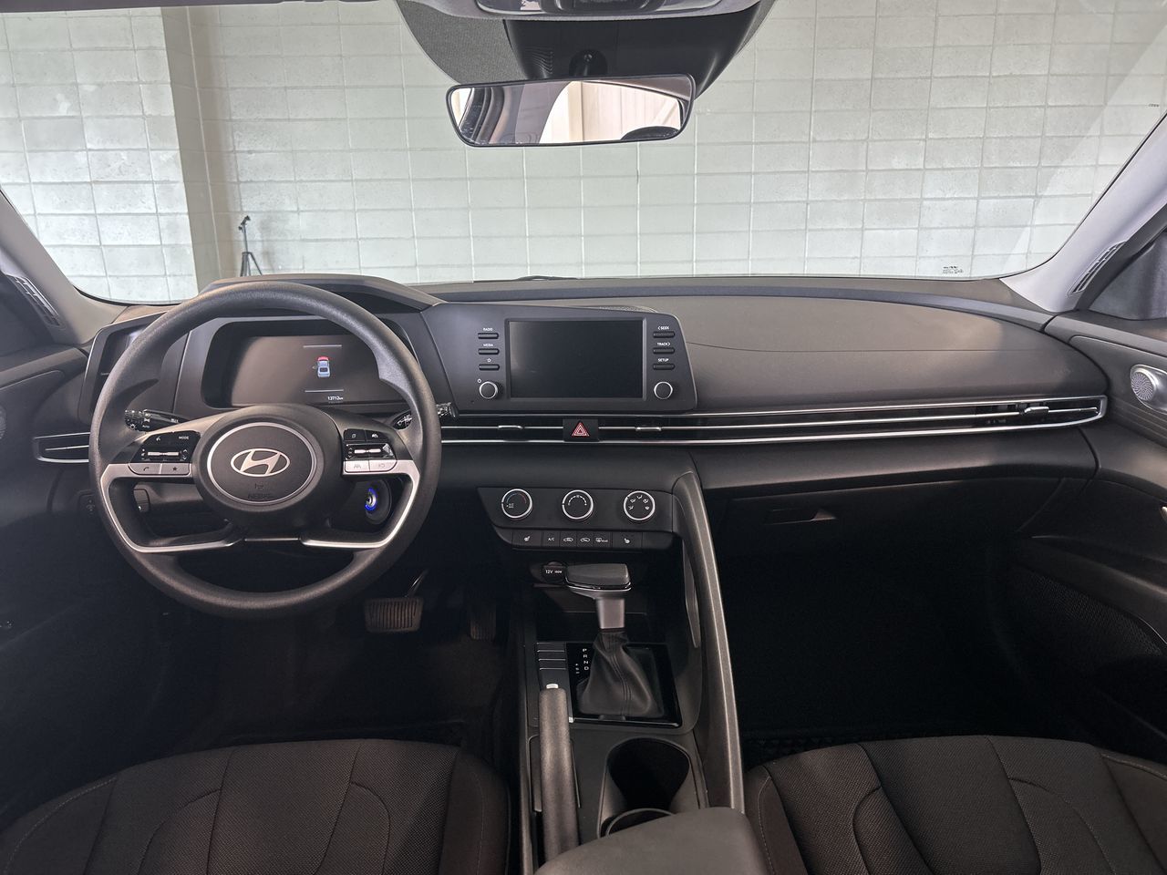 Hyundai Elantra  2024