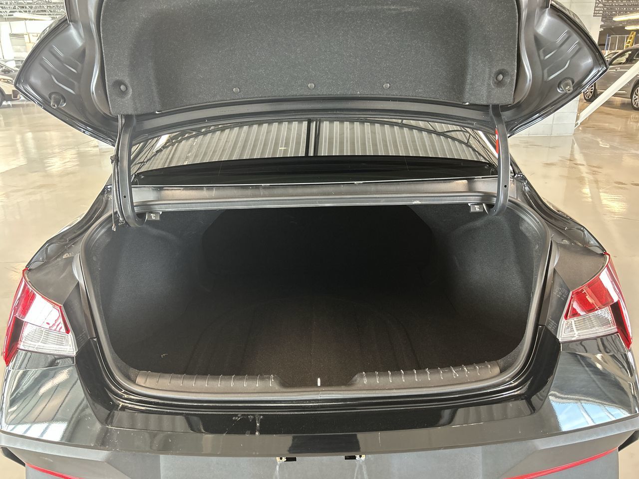 Hyundai Elantra  2024