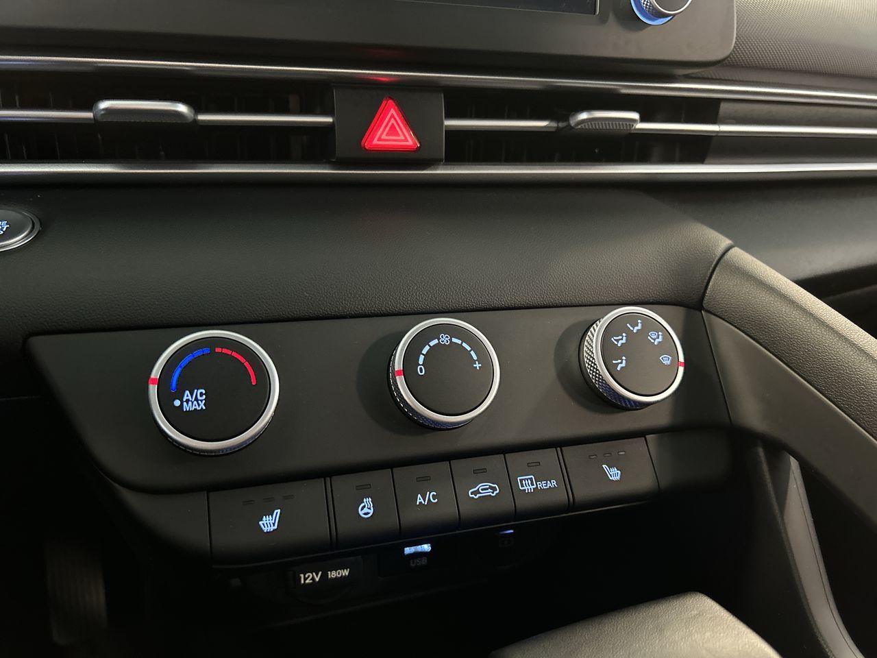 2024 Hyundai Elantra in Dorval, Quebec