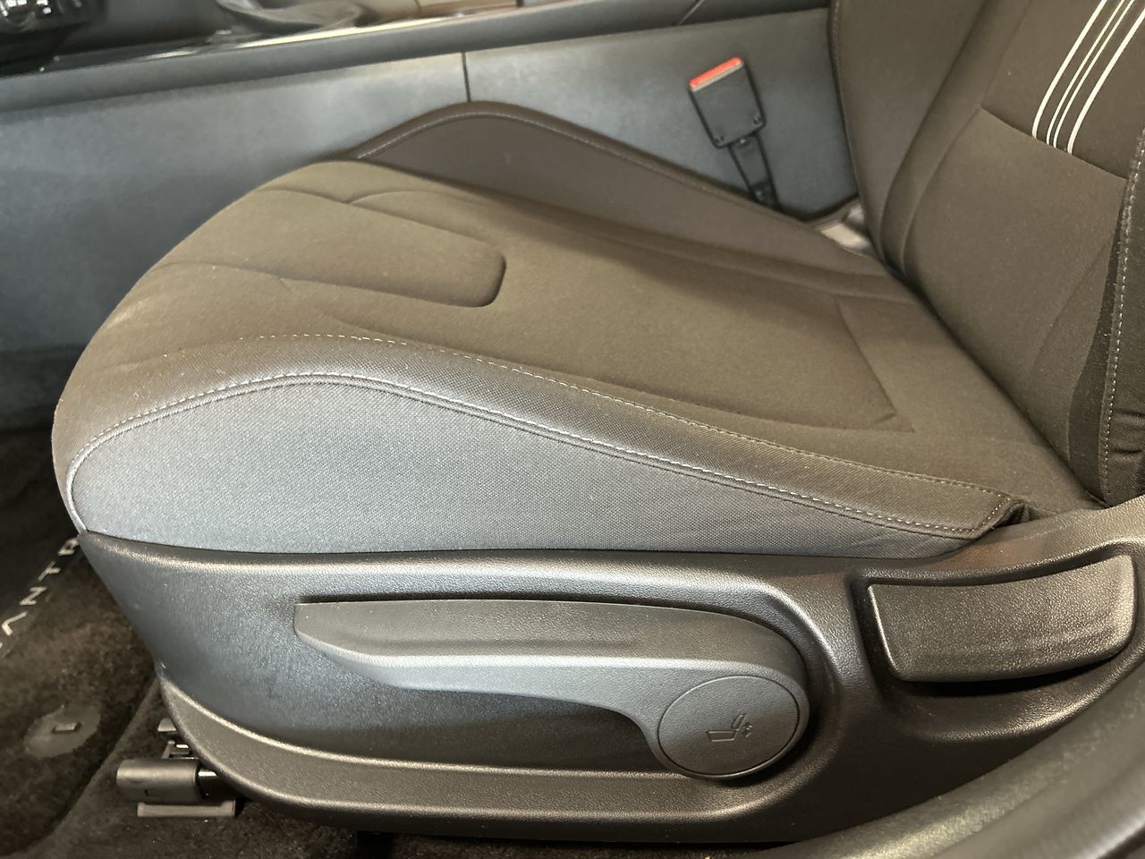 2024 Hyundai Elantra in Dorval, Quebec