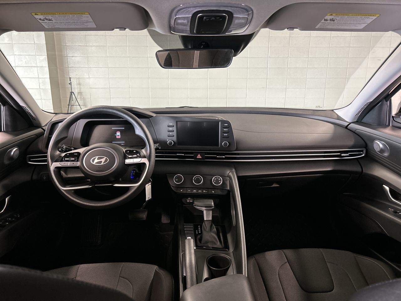 Hyundai Elantra  2024