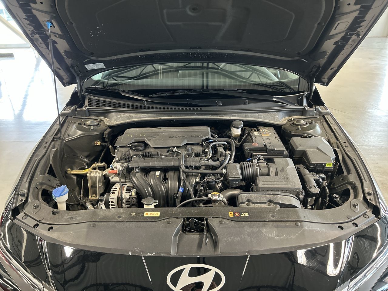 Hyundai Elantra  2024