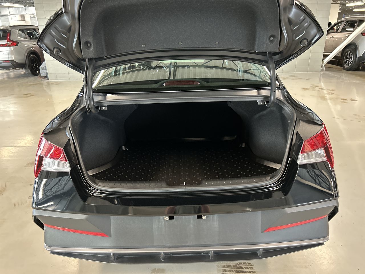 Hyundai Elantra  2024