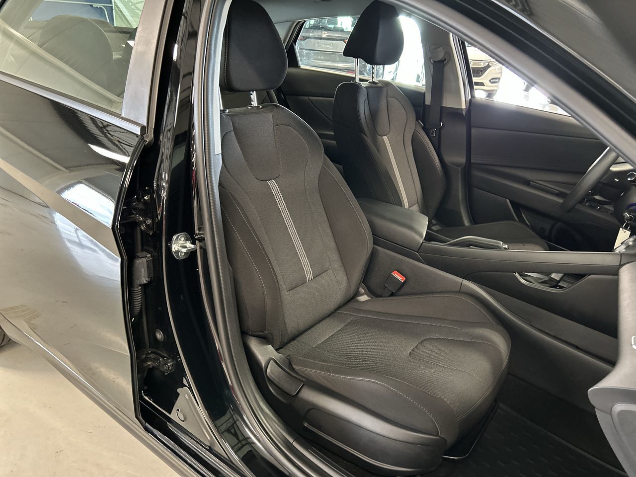 Hyundai Elantra  2024