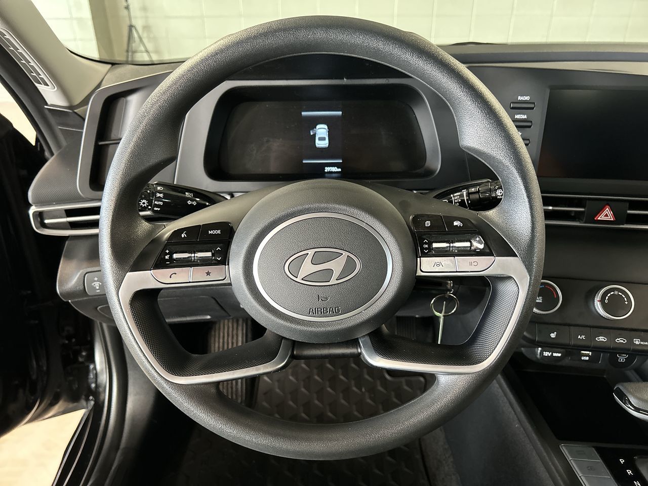 Hyundai Elantra  2024