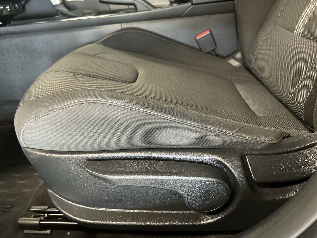 Hyundai Elantra  2024