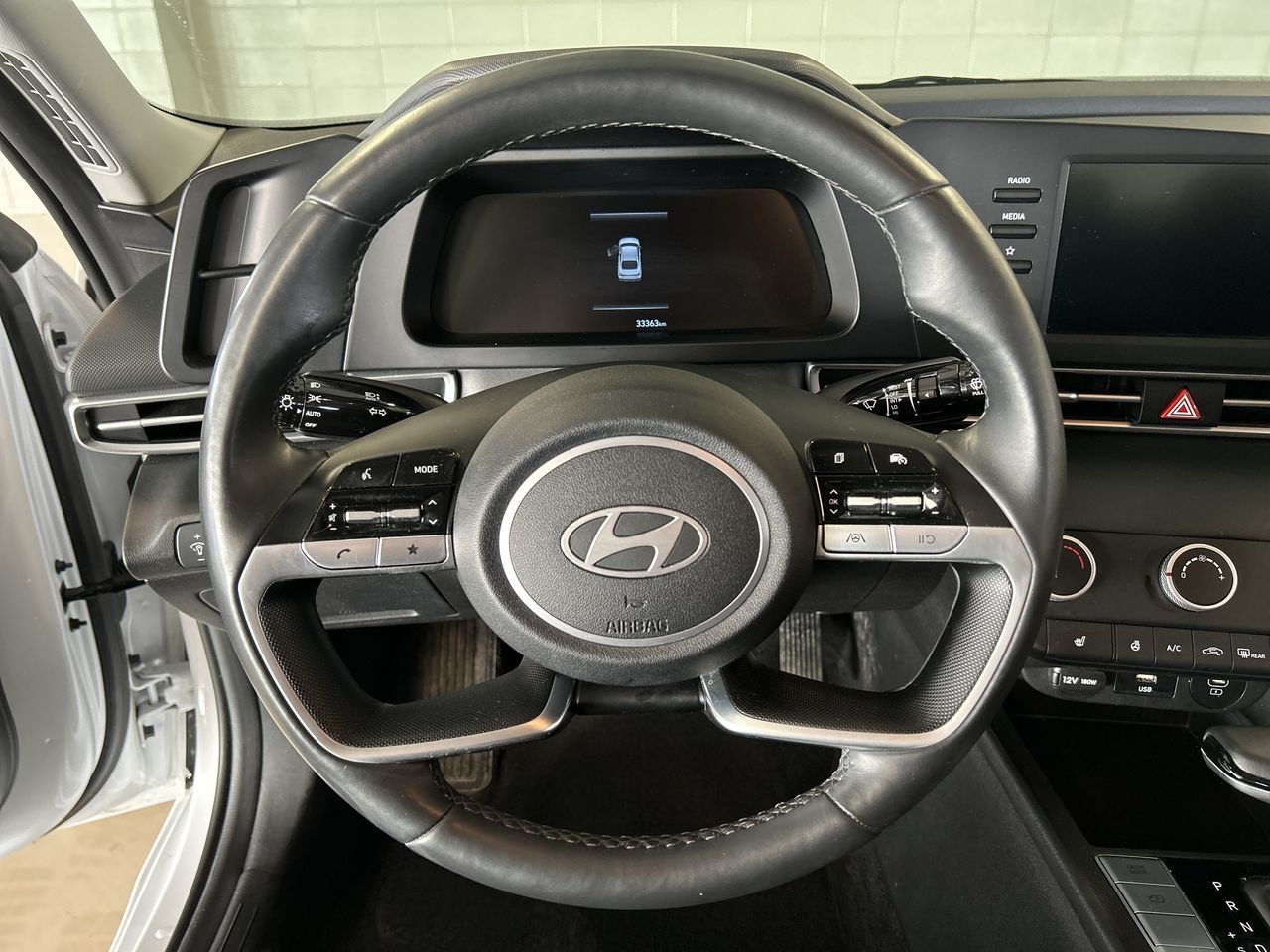 Hyundai Elantra  2024