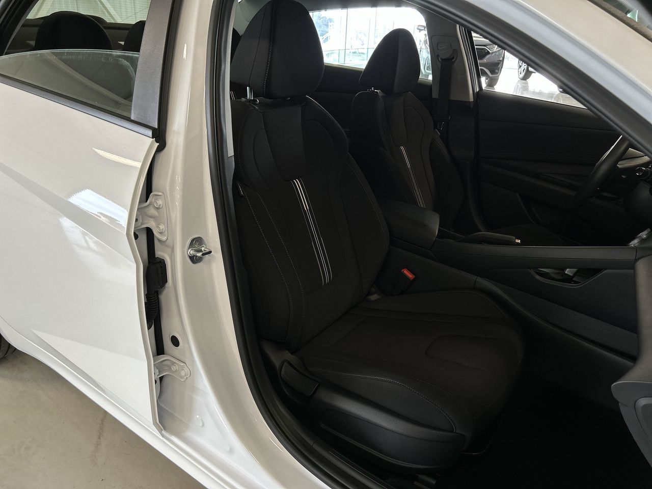 Hyundai Elantra  2024