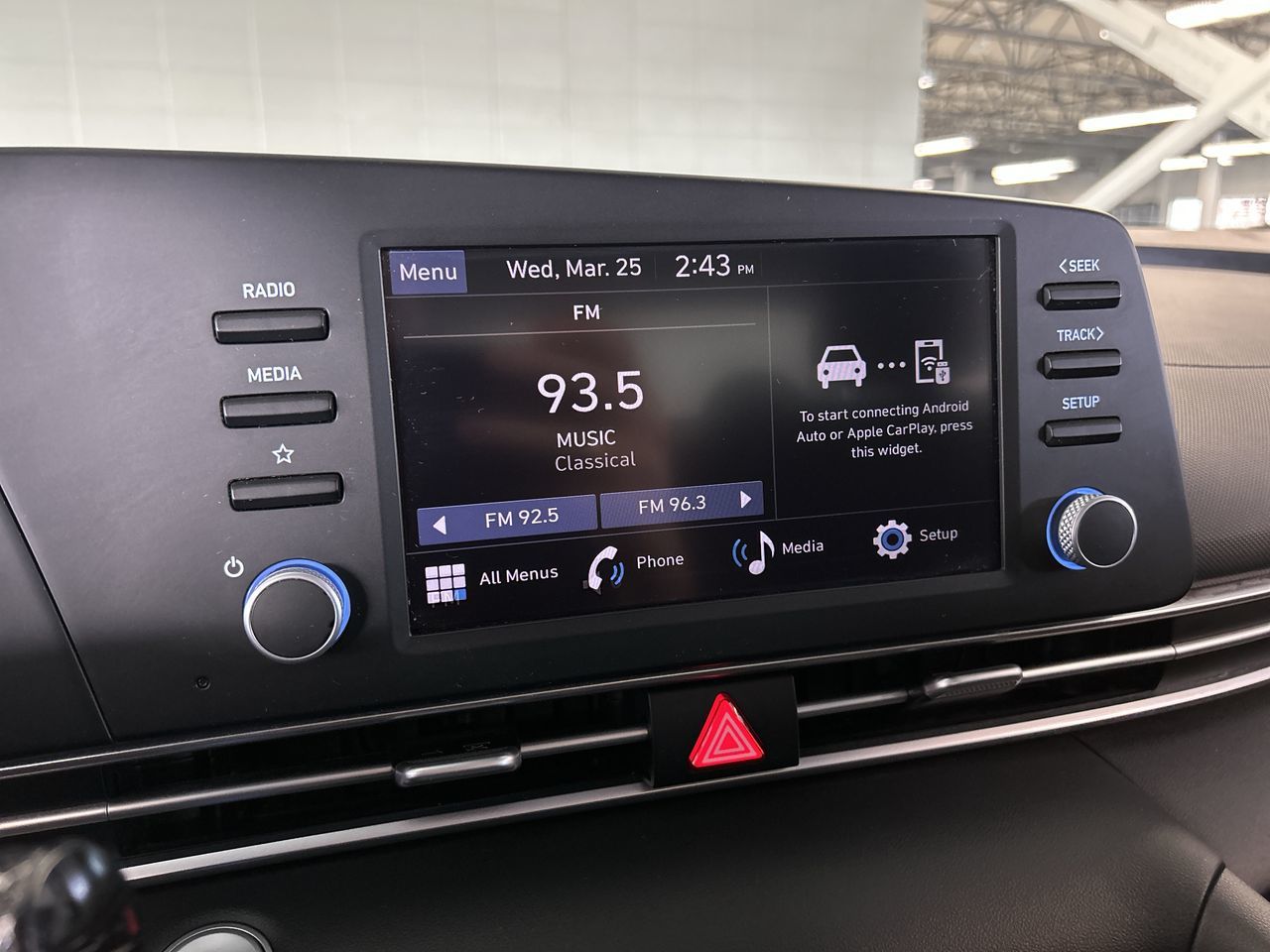 Hyundai Elantra  2024