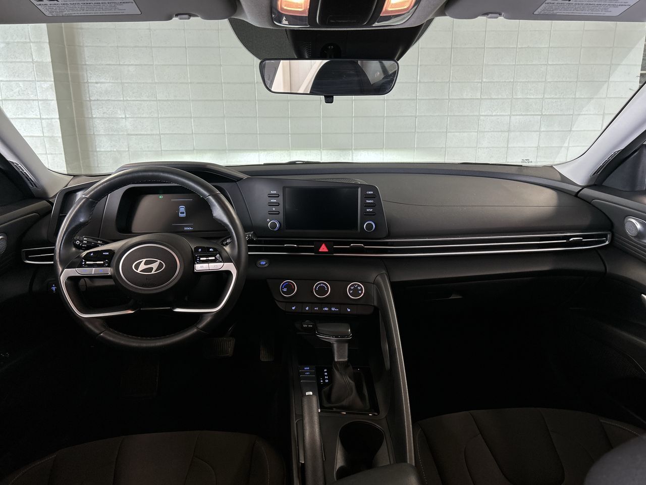 Hyundai Elantra  2024