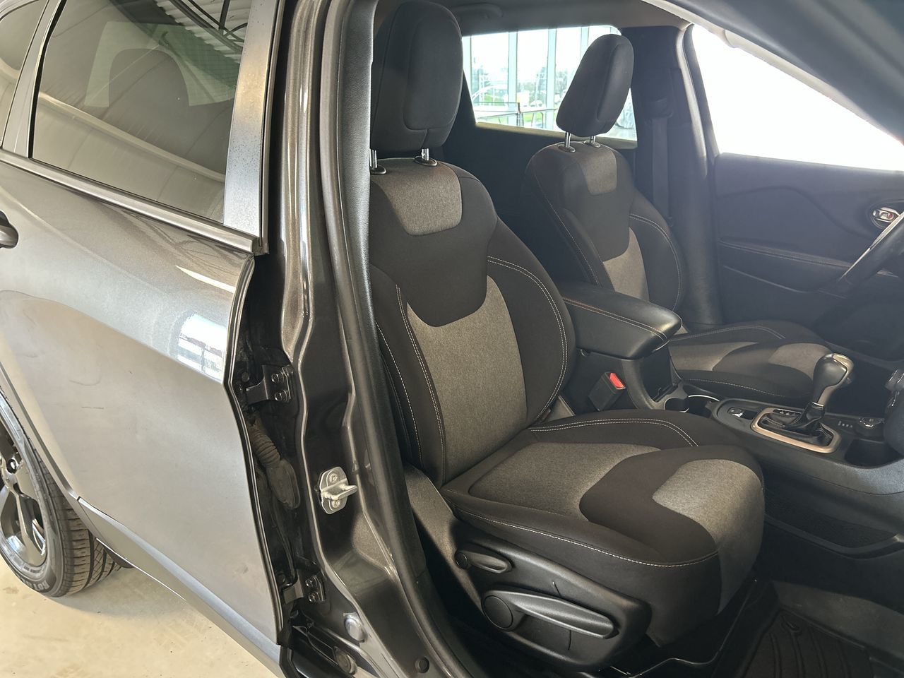 Jeep CHEROKEE SPORT  4WD  2016