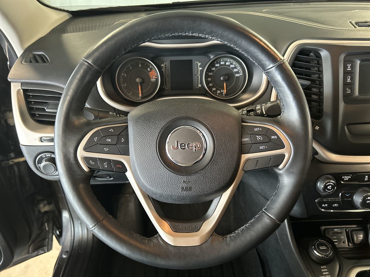 Jeep CHEROKEE SPORT  4WD  2016