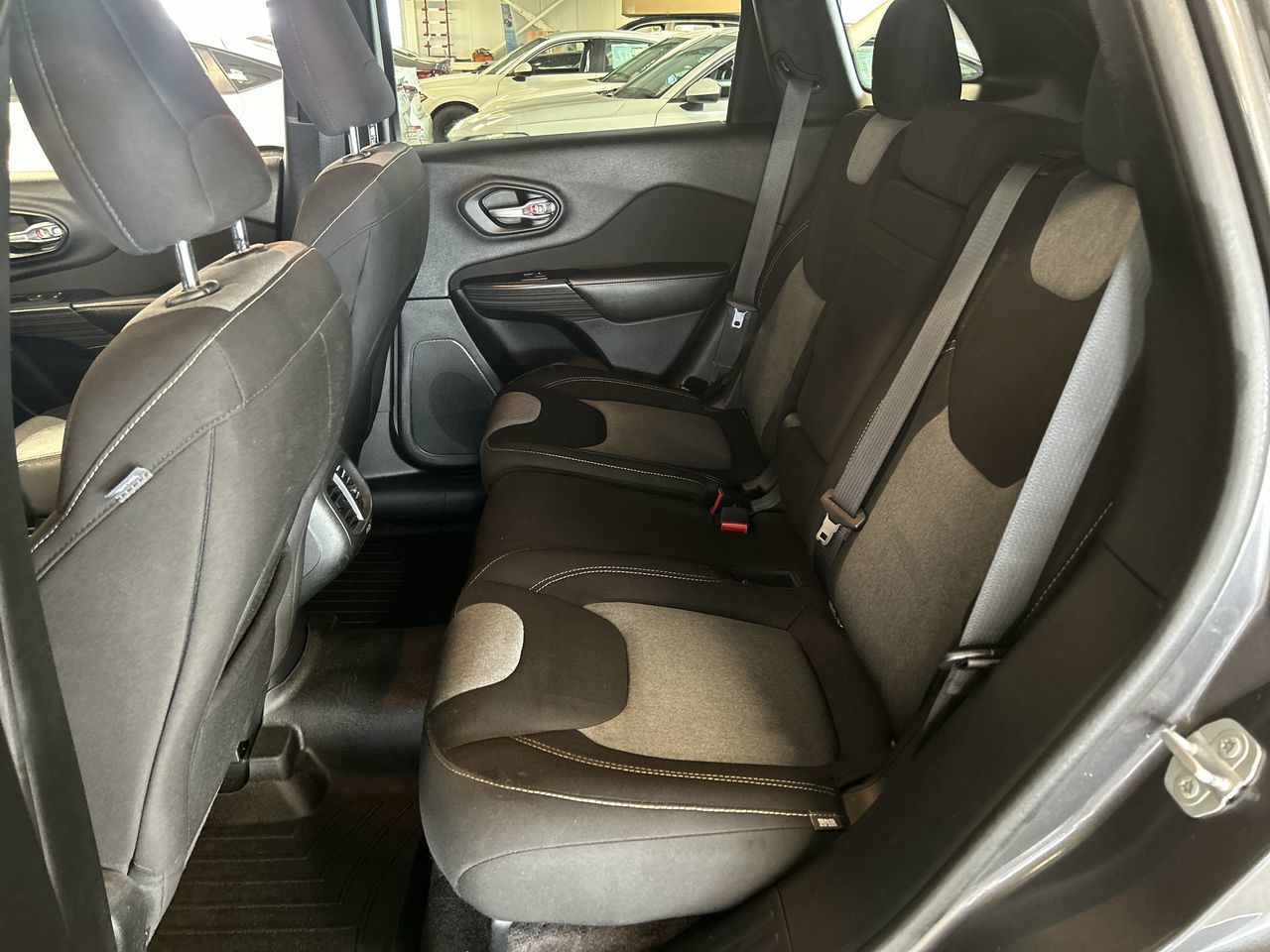 Jeep CHEROKEE SPORT  4WD  2016