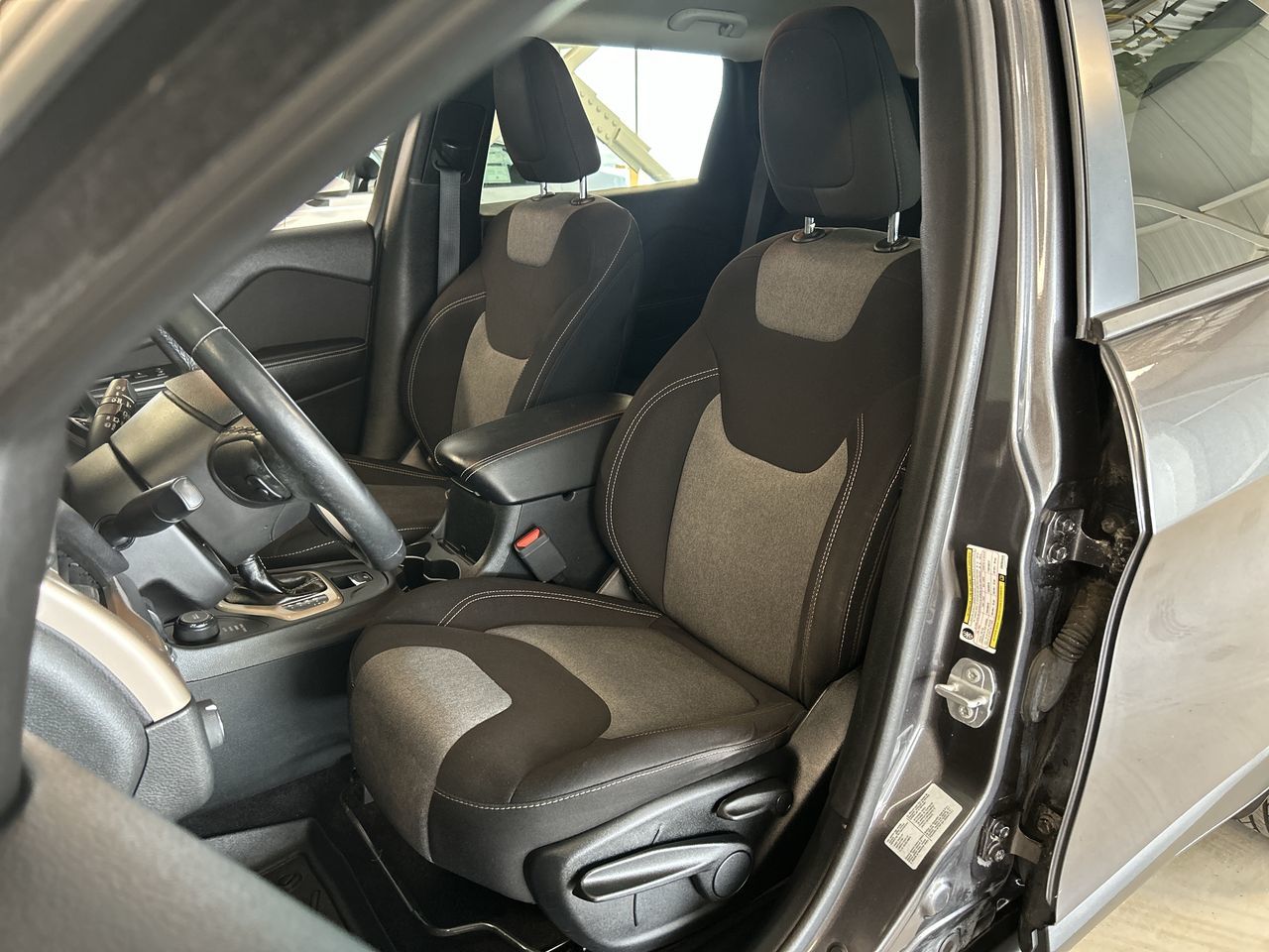 Jeep CHEROKEE SPORT  4WD  2016