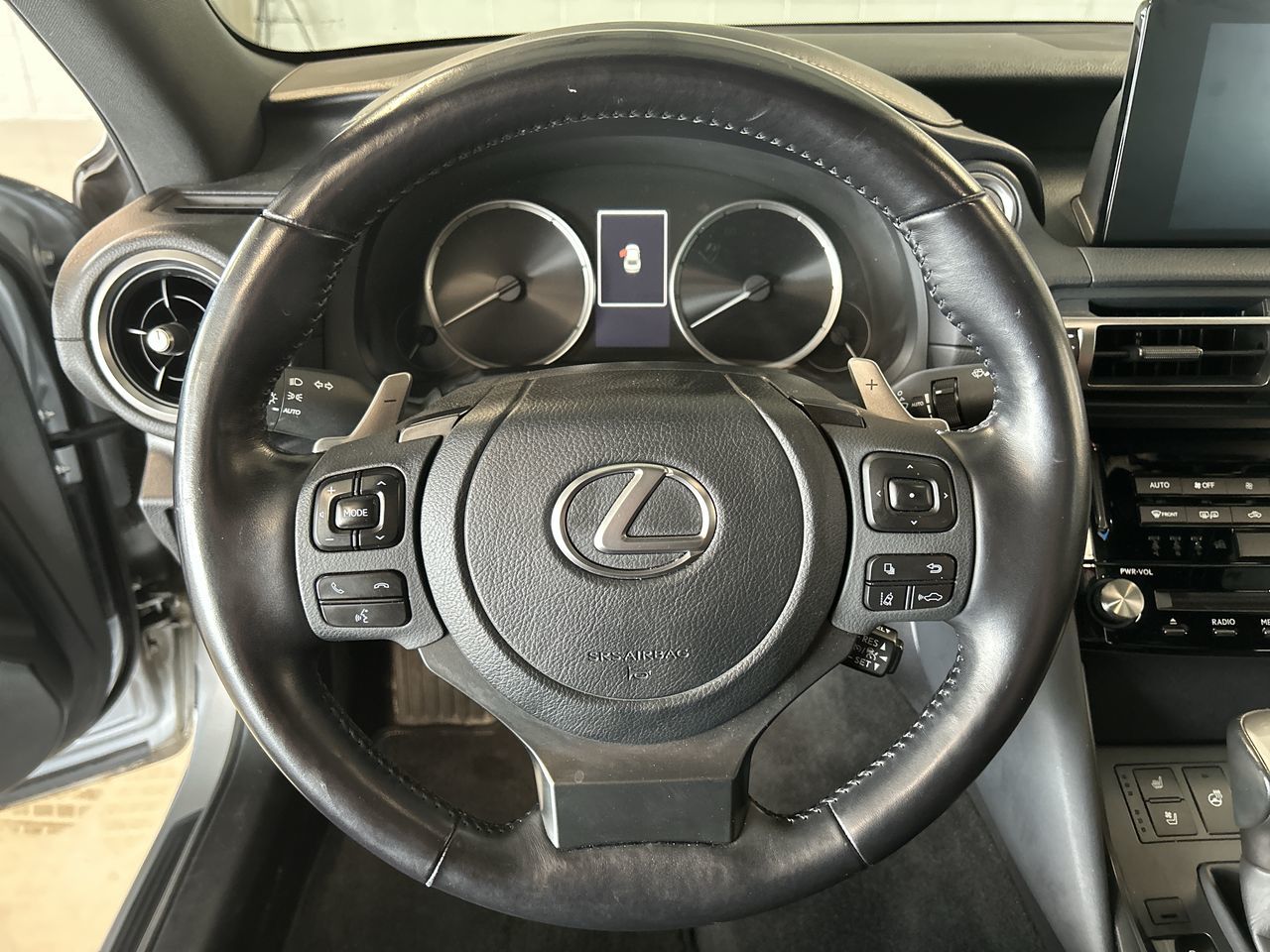 Lexus IS  2022 à Dorval, Québec