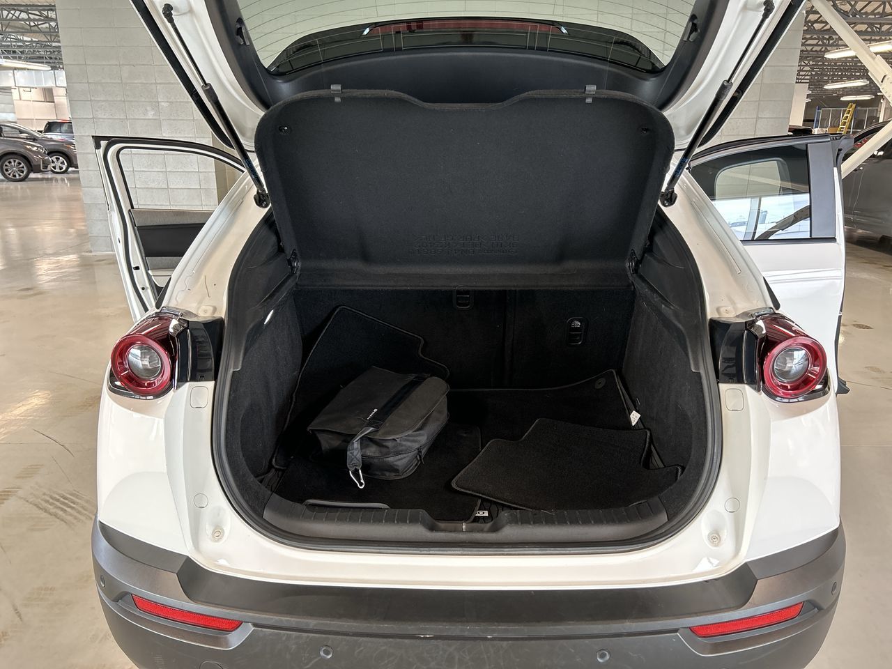 Mazda MX-30 EV  2022 à Dorval, Québec