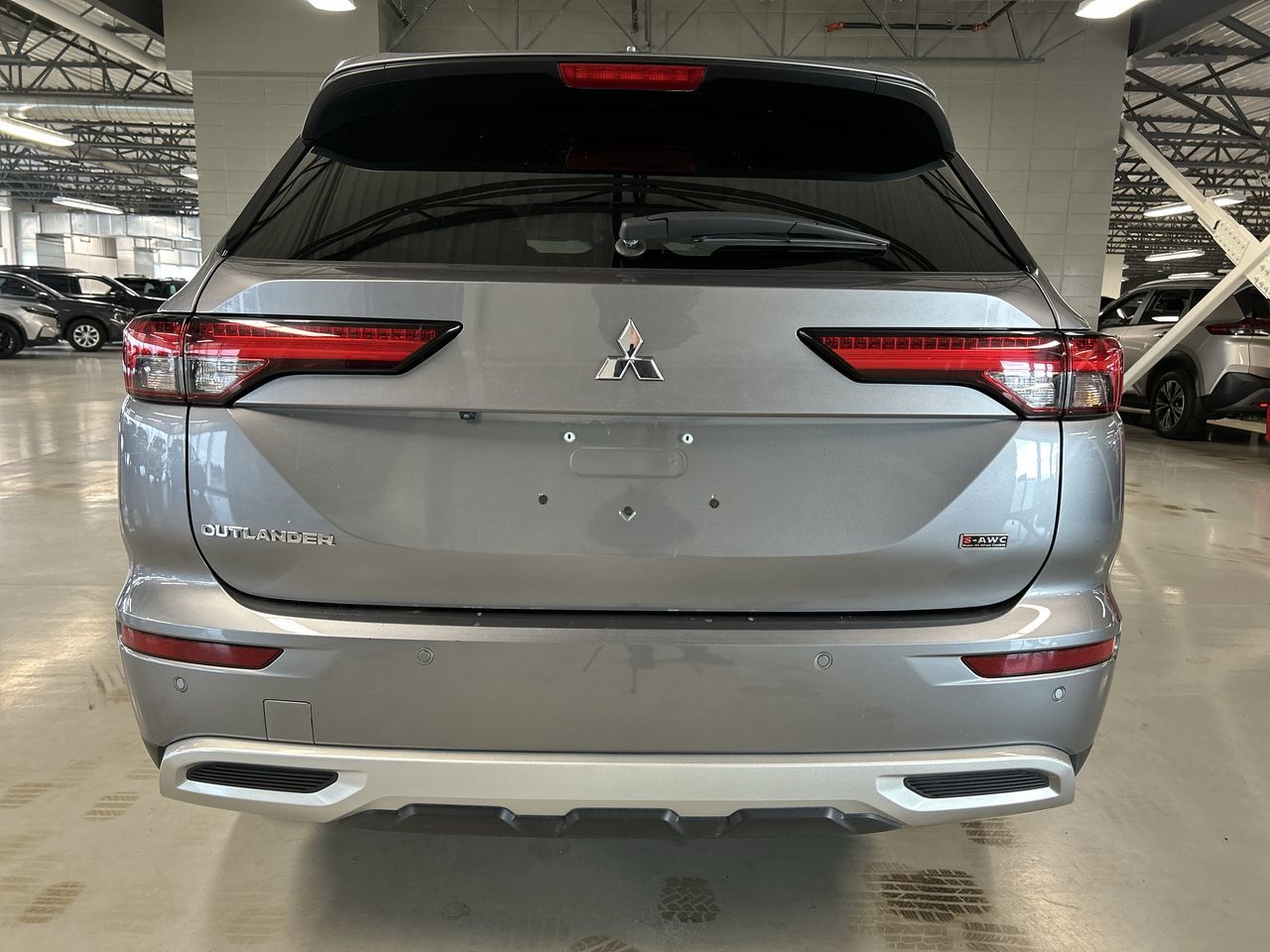 Mitsubishi Outlander  2023