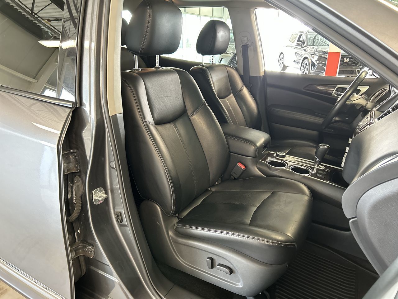 2015 Nissan Pathfinder in Dorval, Quebec