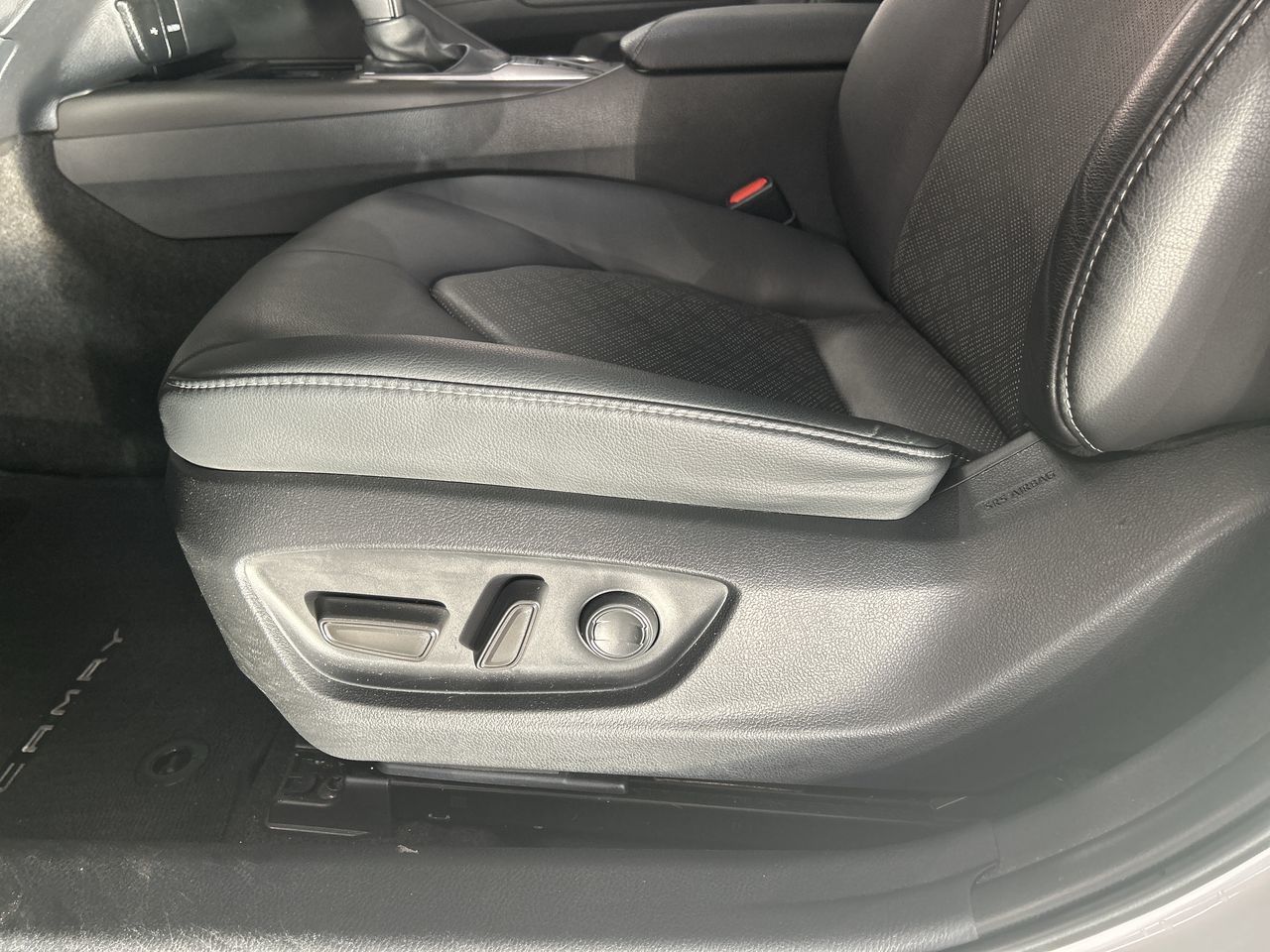 Toyota Camry  2023