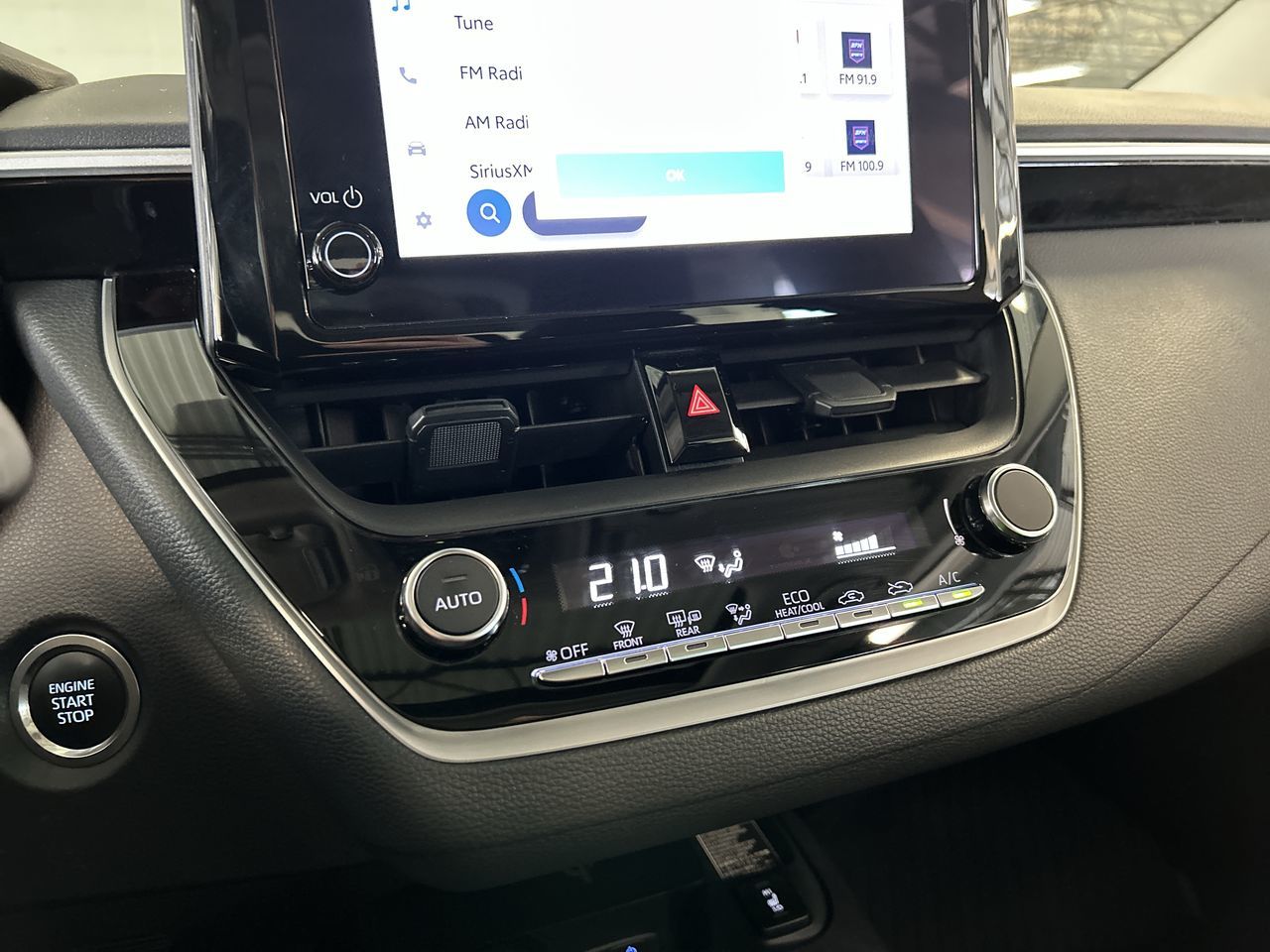 2025 Toyota Corolla in Dorval, Quebec