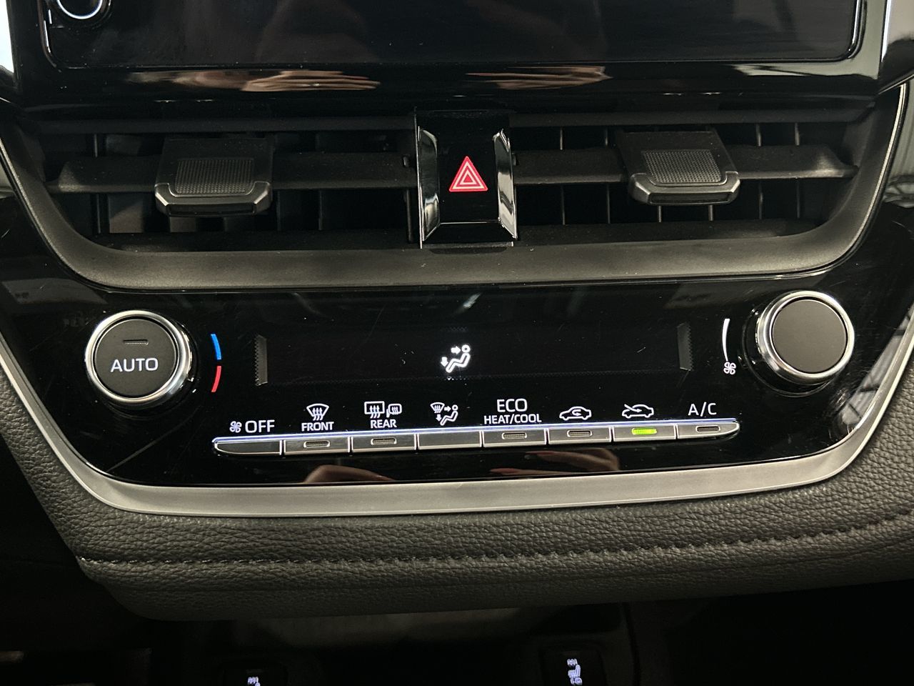 2025 Toyota Corolla in Dorval, Quebec