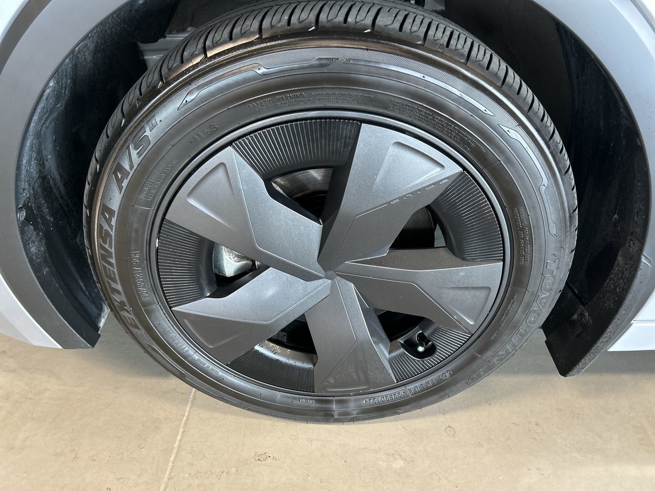 Toyota PRIUS PRIME  2024