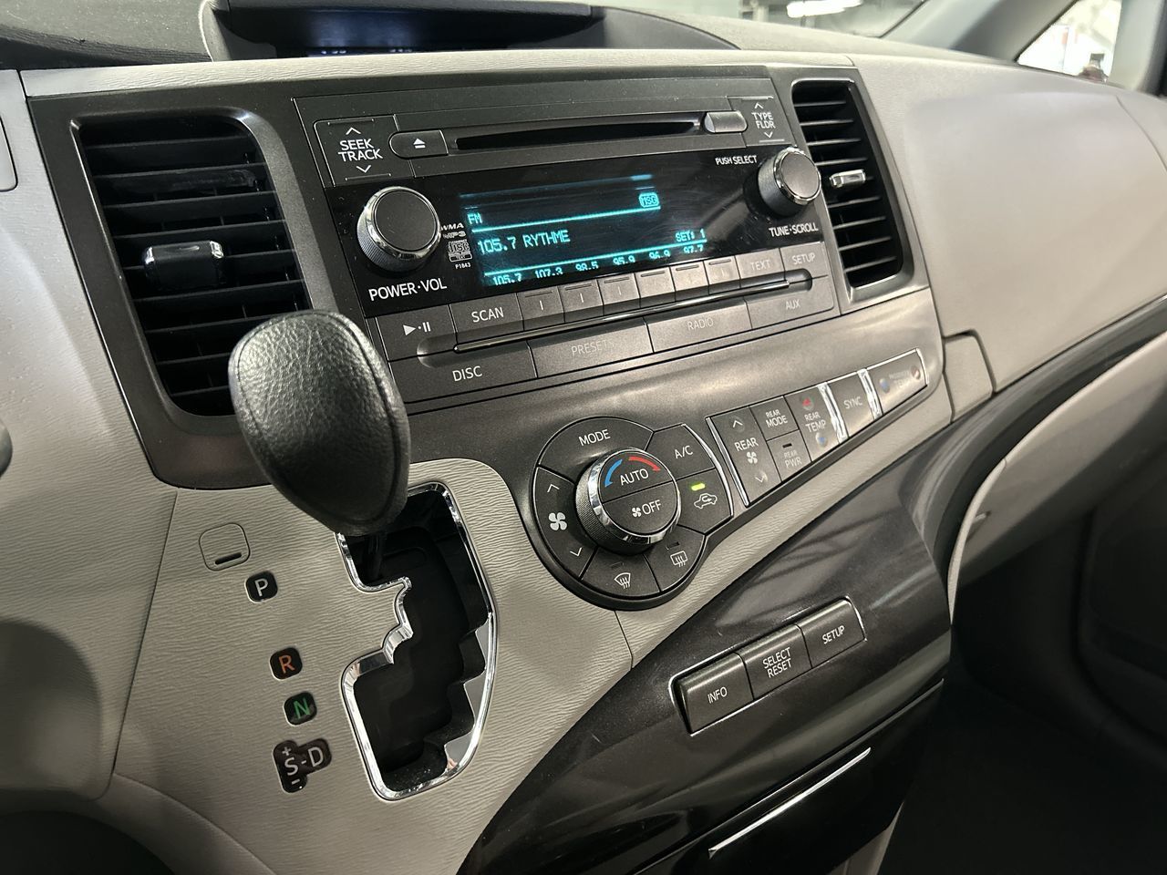 2014 Toyota Sienna in Dorval, Quebec