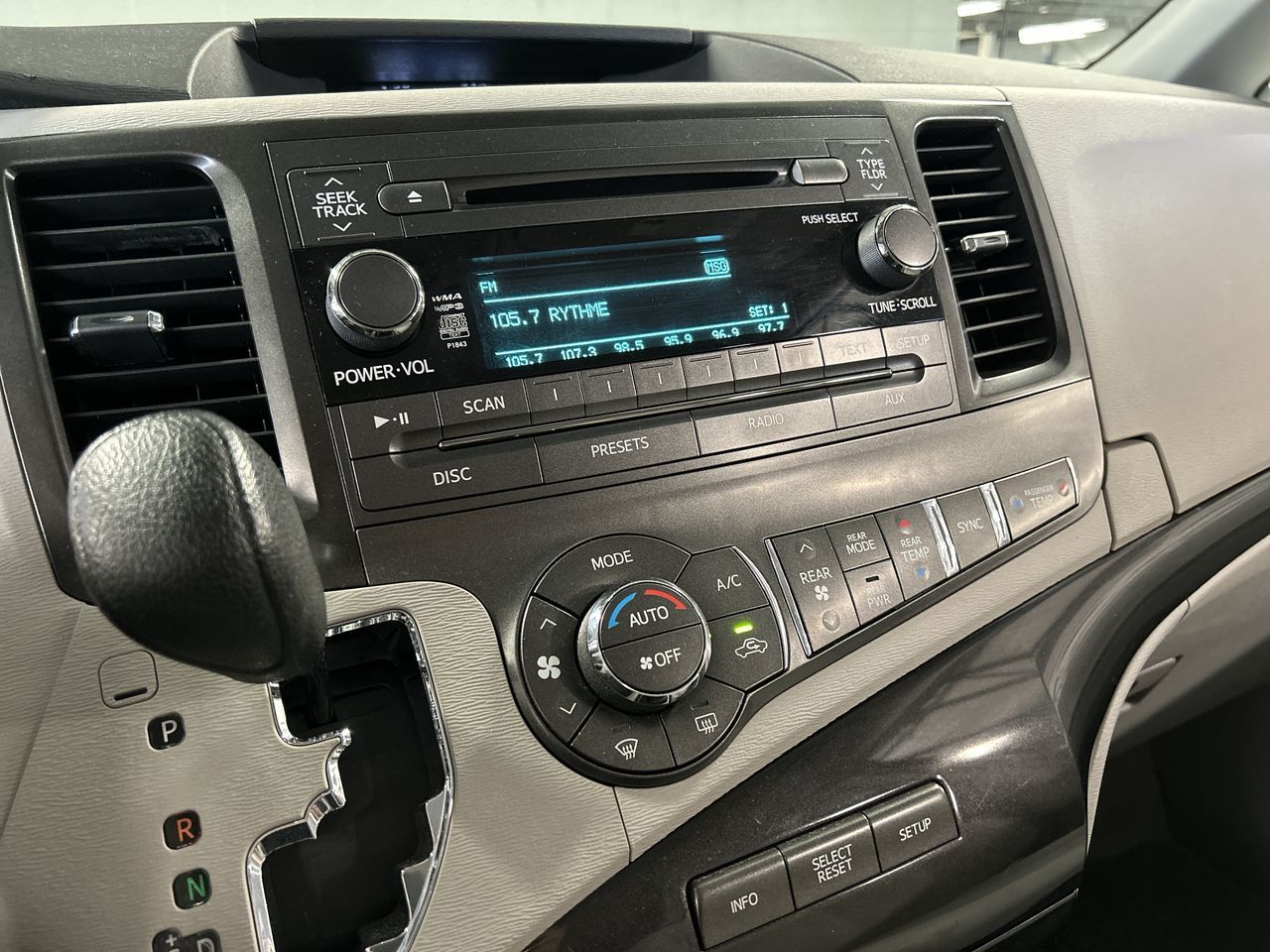 2014 Toyota Sienna in Dorval, Quebec