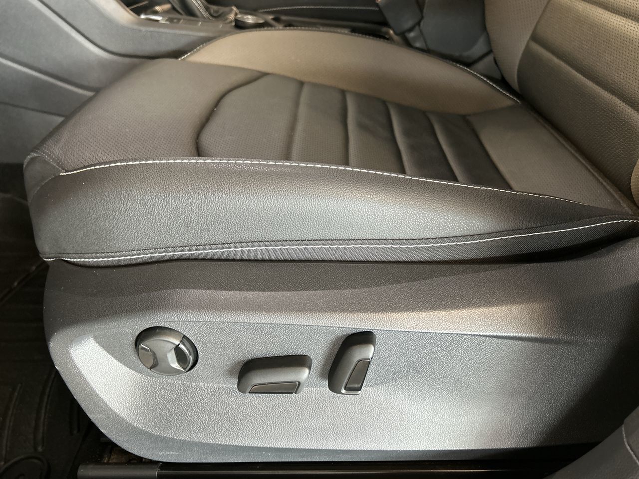 Volkswagen Taos  2024