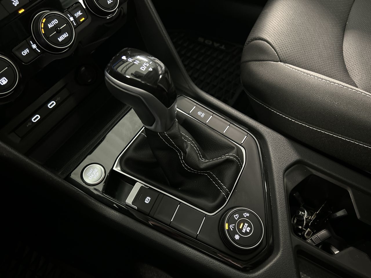 Volkswagen Taos  2024