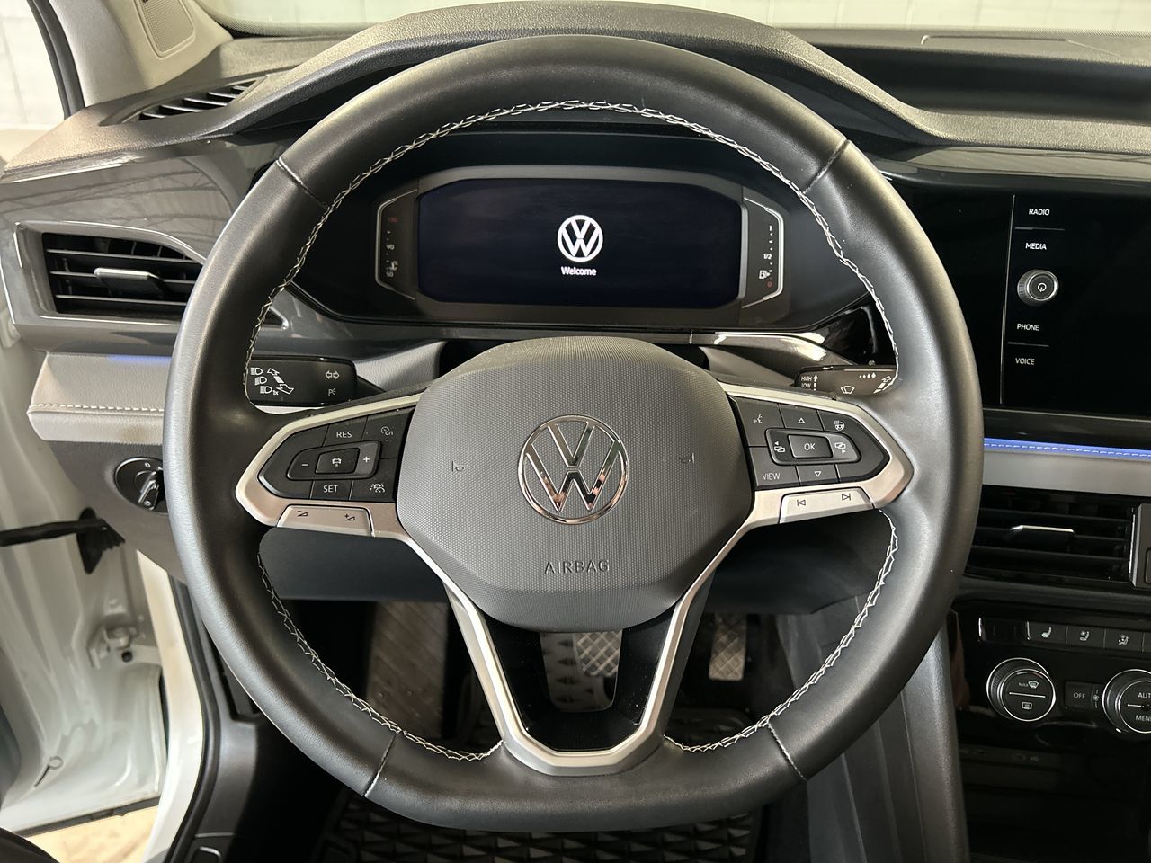 Volkswagen Taos  2024