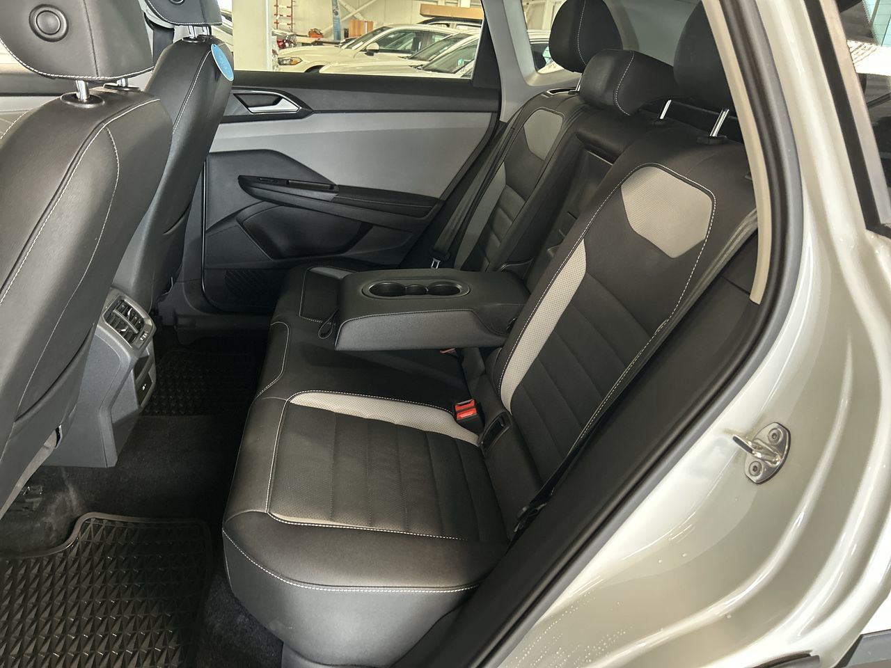 Volkswagen Taos  2024
