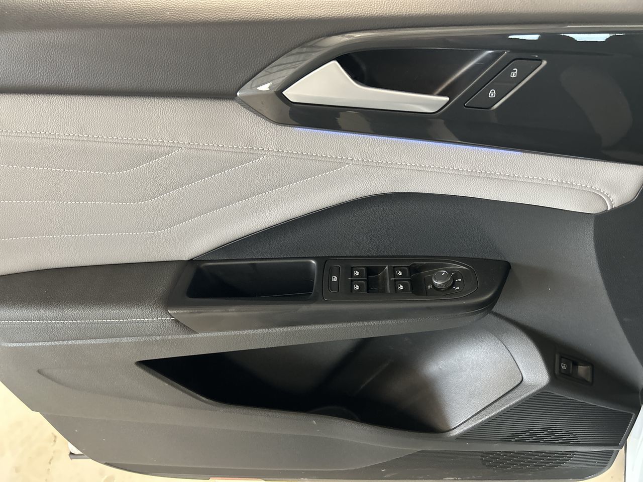 Volkswagen Taos  2024