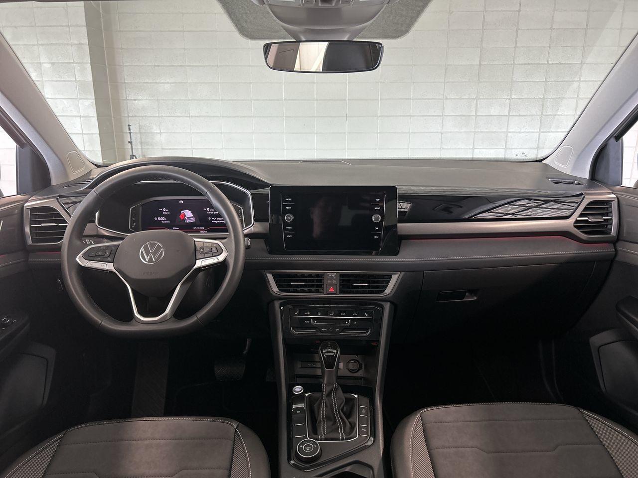 Volkswagen Taos  2025