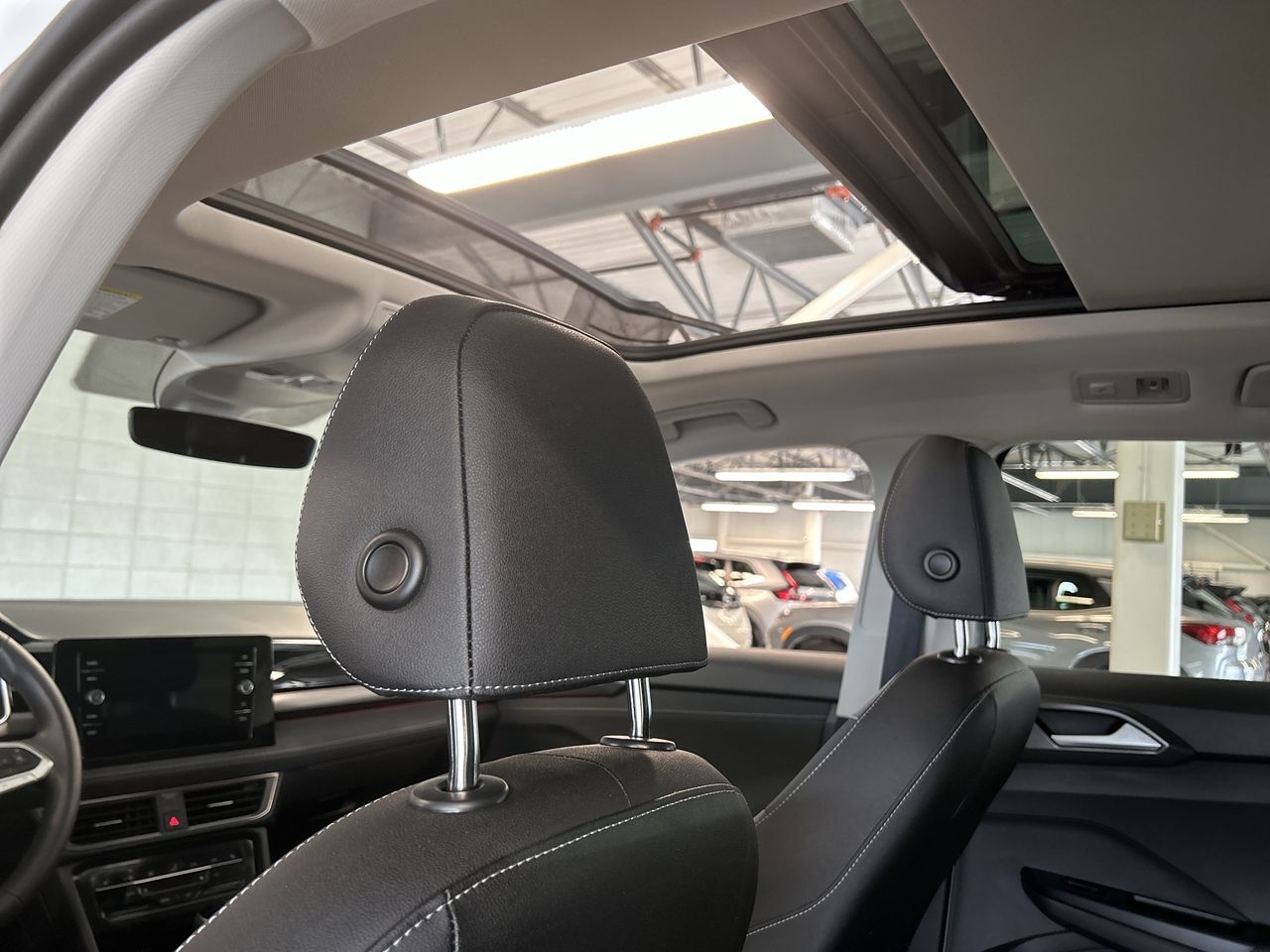 Volkswagen Taos  2025