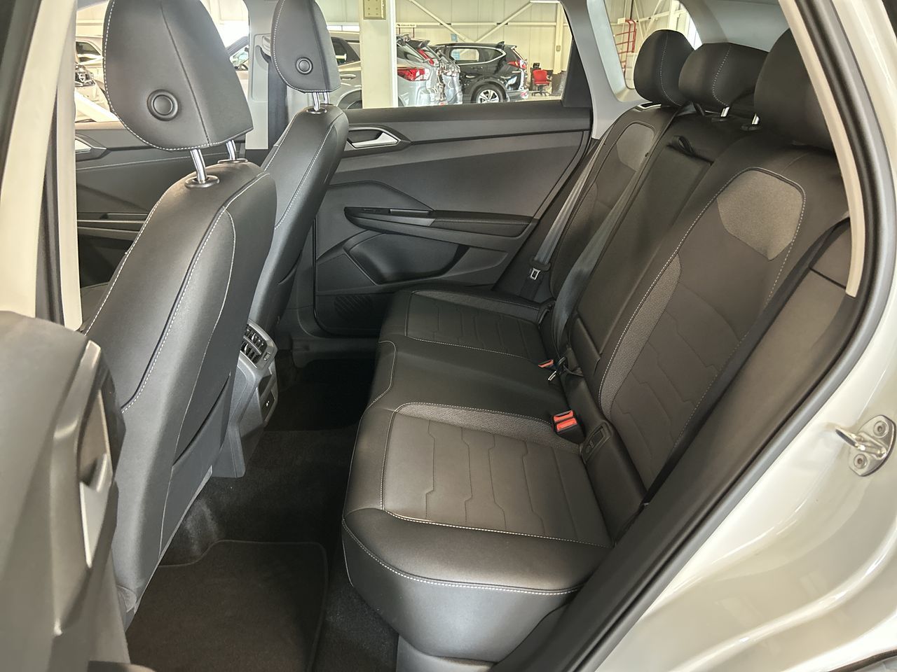 Volkswagen Taos  2025