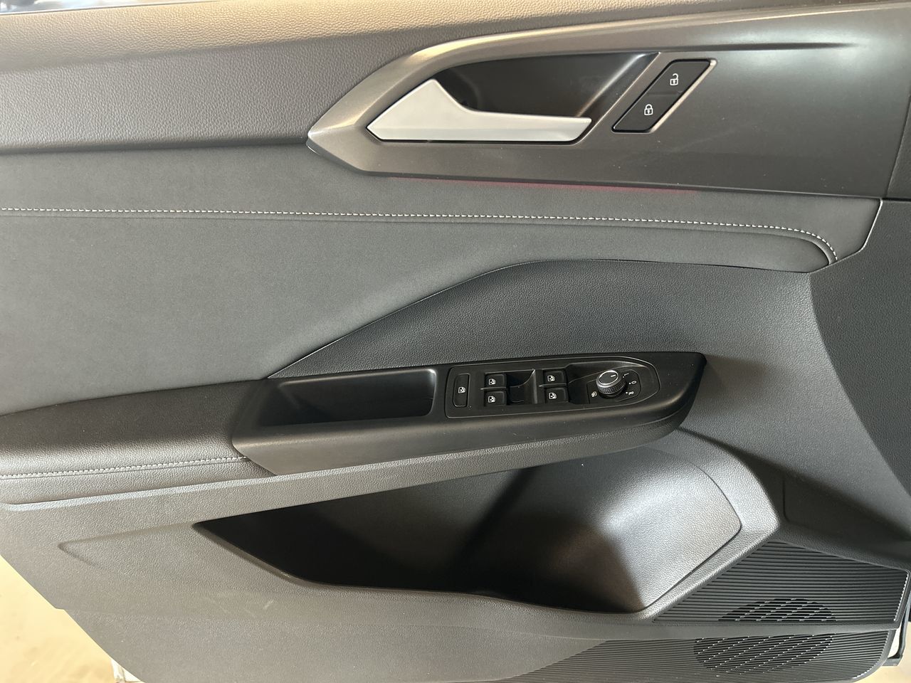 Volkswagen Taos  2025