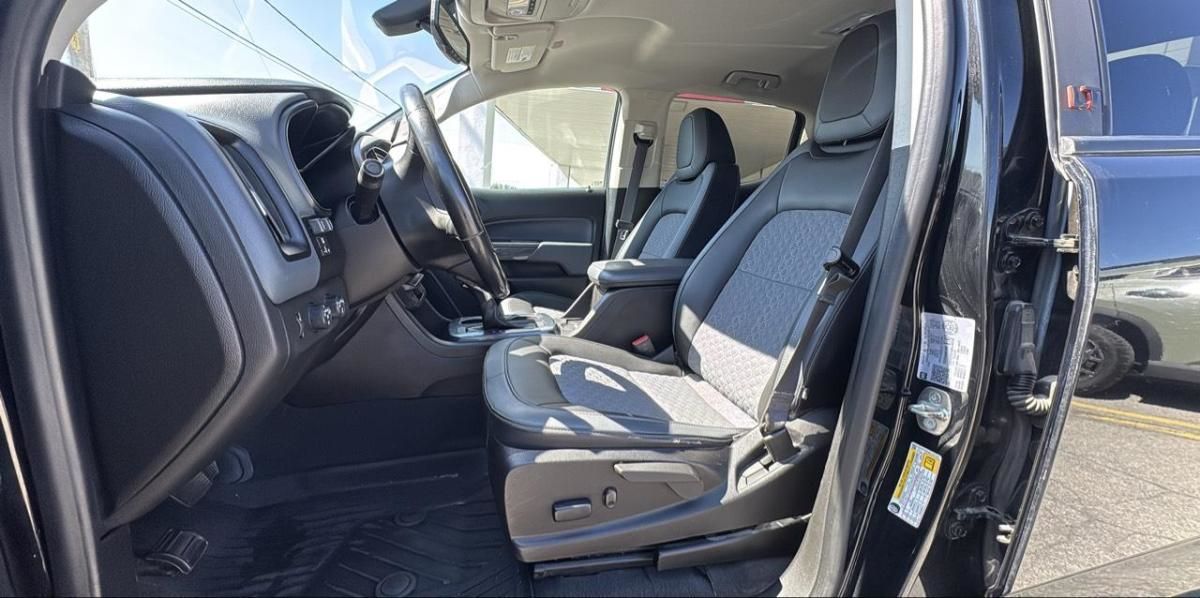 Photo 2022 Chevrolet Colorado 4WD Z71 #7
