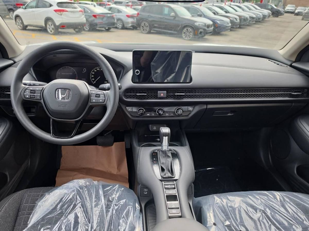 Photo 2027 Honda HR-V LX 2WD #8
