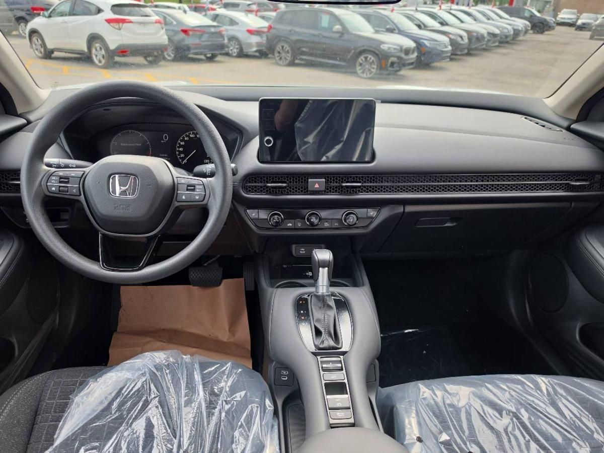 Photo 2027 Honda HR-V LX 2WD #8
