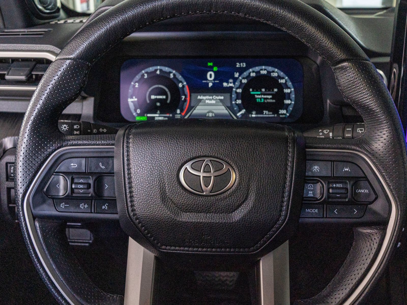 Photo Toyota 4RUNNER HYBRIDE PLATINUM **JAMAIS ACCIDENTÉ+CUIR+TOIT+20PO+JBL** 2025 #7