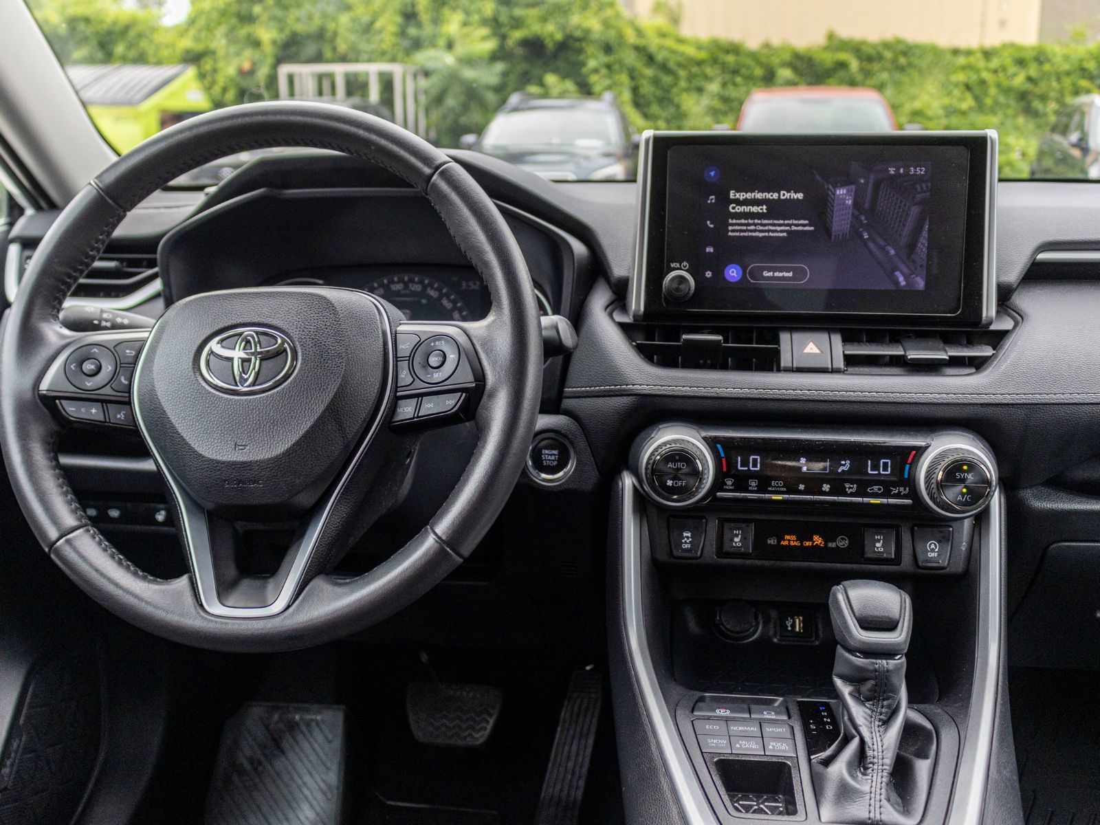 Photo 2025 Toyota RAV4 XLE AWD **JAMAIS ACCIDENTÉ+TOIT+CARPLAY+MAG** #8